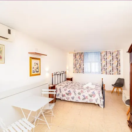 Posta Pastorella Feriegård *