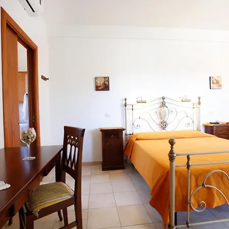 Posta Pastorella Feriegård *